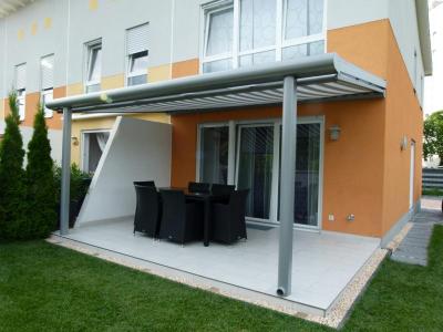 berdachungen mit Beschattung